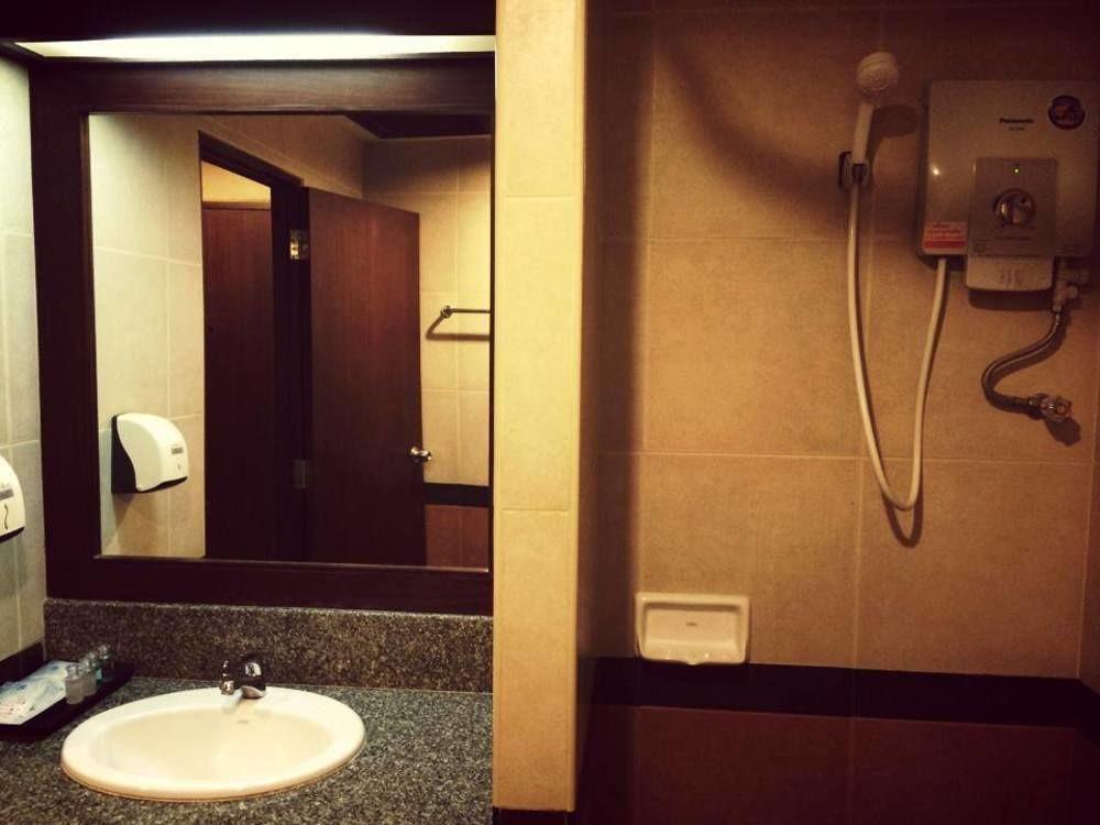 OYO 456 Nipa Garden Hotel Surat Thani Exterior foto